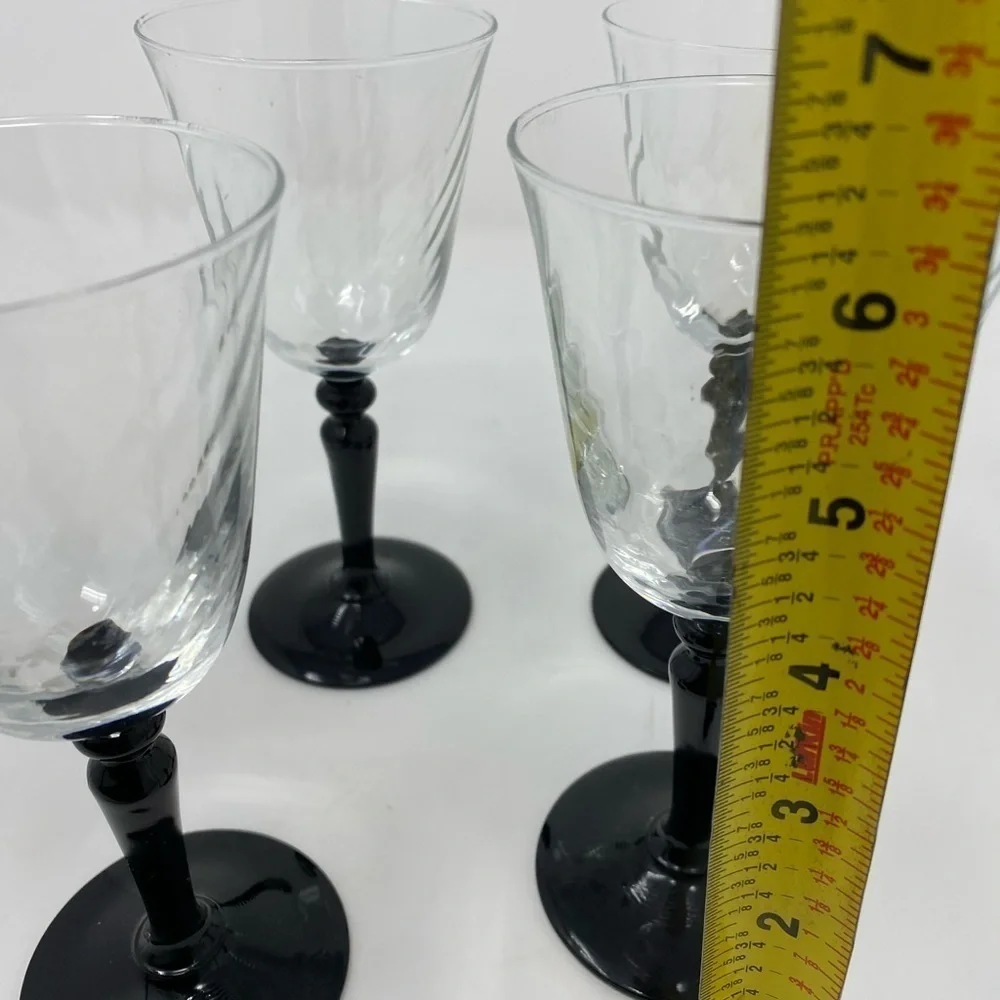 Set of 4 Vintage 1980’s Luminarc Optic Swirl Wine Glasses/Goblets Made in France
